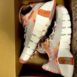 Nike “Free Metcon 4” Women’s 8